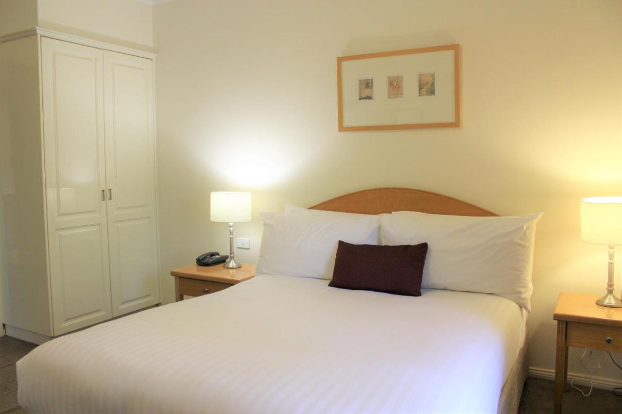 Carlyle Suites & Apartments Уогга-Уогга Экстерьер фото