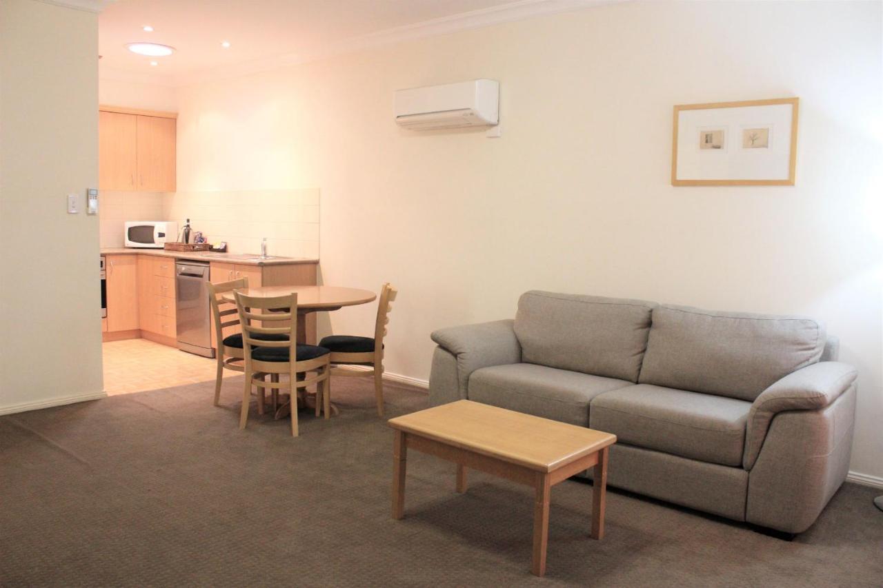 Carlyle Suites & Apartments Уогга-Уогга Экстерьер фото