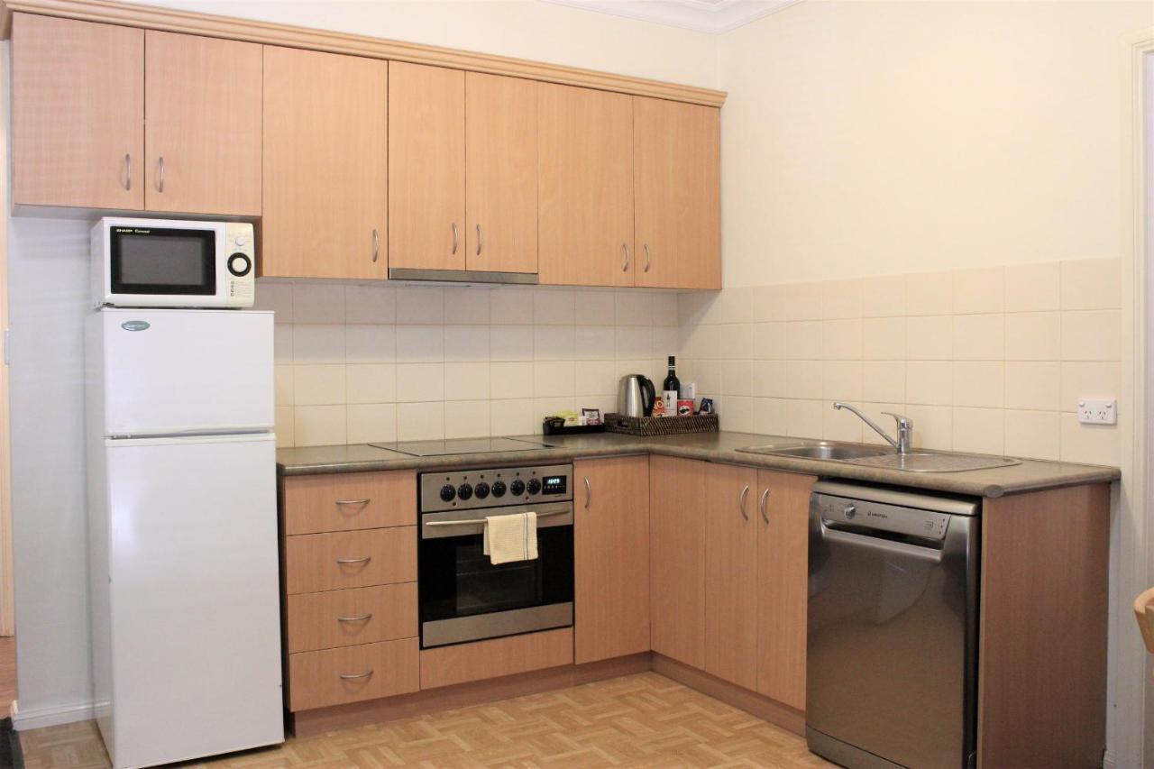 Carlyle Suites & Apartments Уогга-Уогга Экстерьер фото