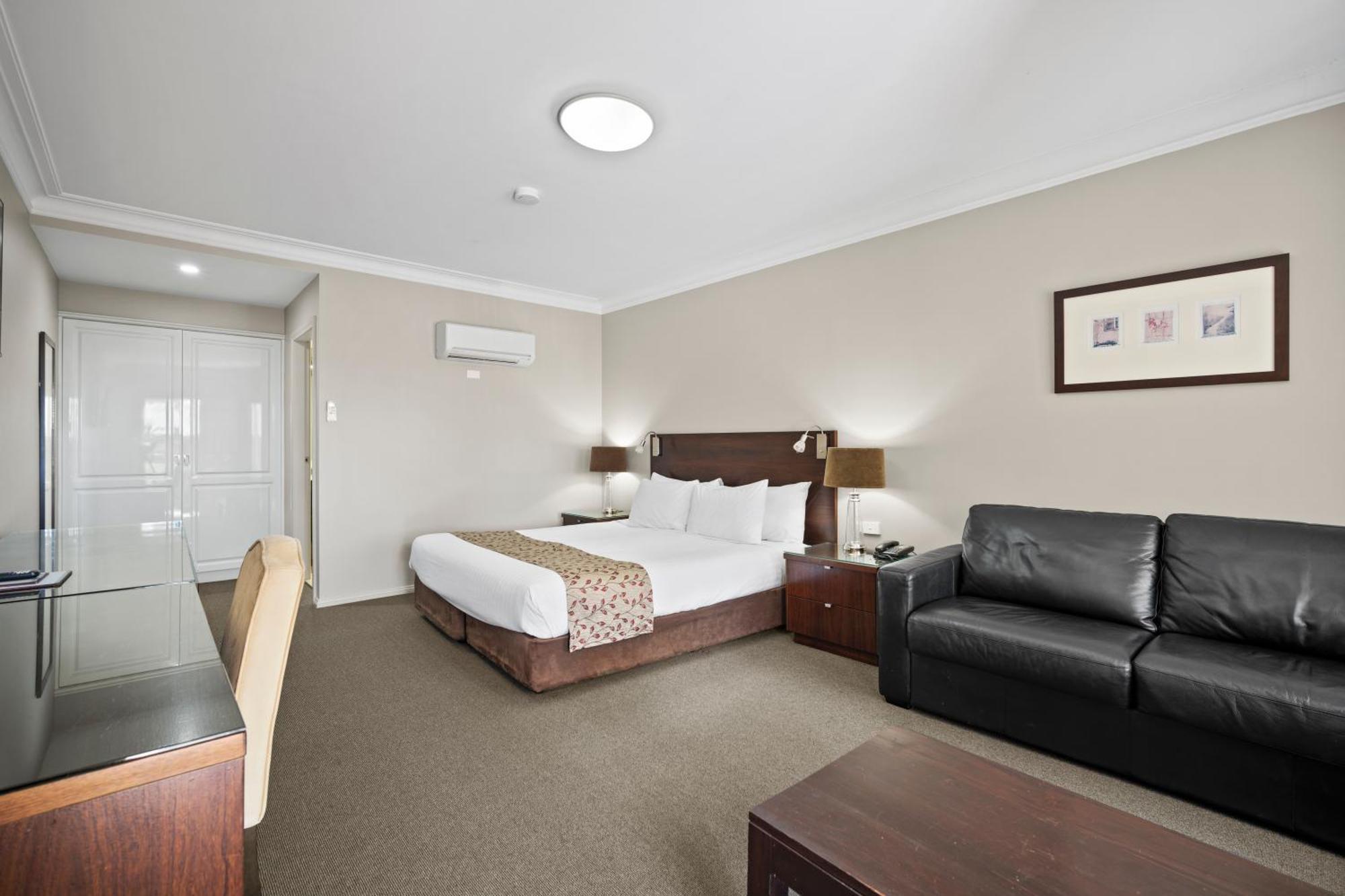 Carlyle Suites & Apartments Уогга-Уогга Экстерьер фото