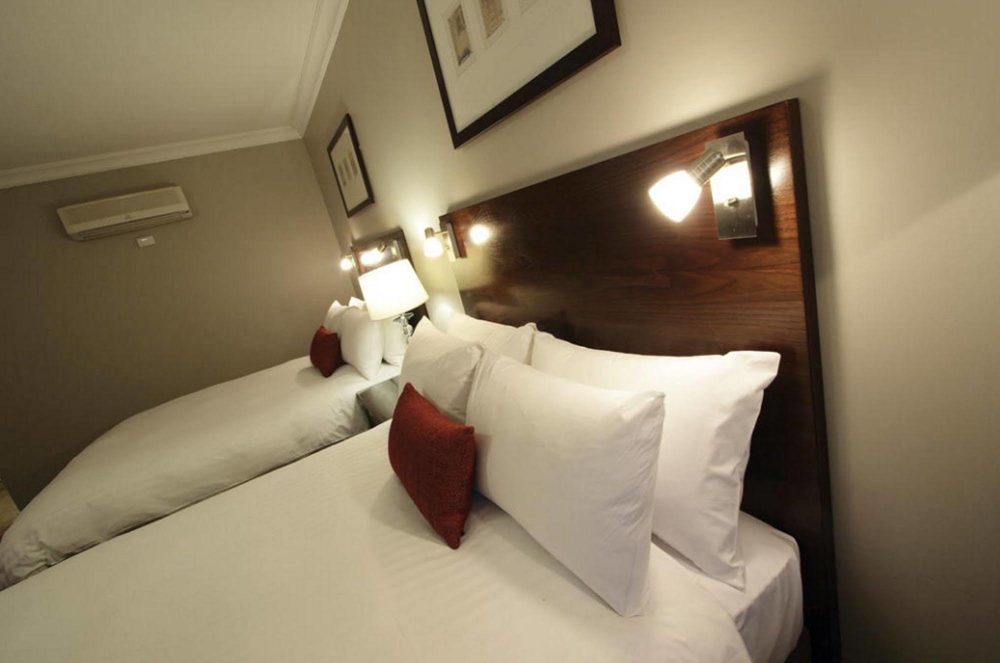 Carlyle Suites & Apartments Уогга-Уогга Экстерьер фото